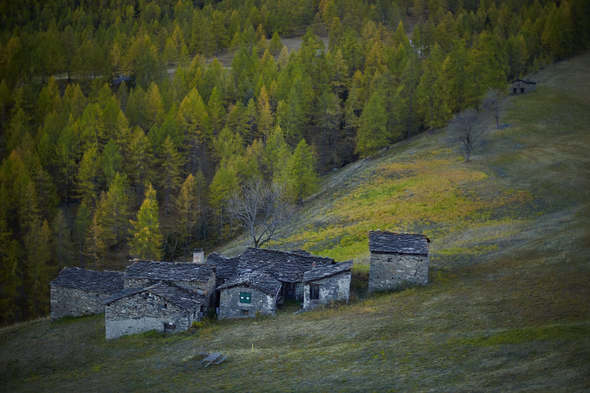 Why does Switzerland have so many bunkers?